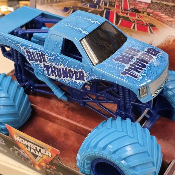 Monster Jam Monster Truck Blue Thunder 1/24 Scale - Picture 2 of 3